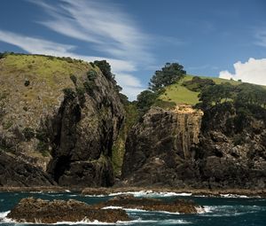 Превью обои холмы, обрыв, море, скалы, пена