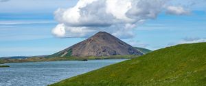 Превью обои холмы, пейзаж, гора, море, цветы