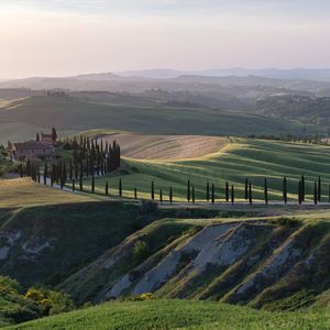 Превью обои холмы, рельеф, деревья, трава, тоскана, италия