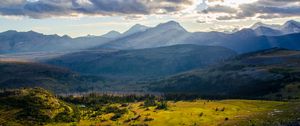 Превью обои холмы, рельеф, лучи, солнце, пейзаж, природа