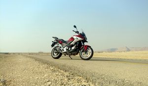 Превью обои honda, байк, мотоцикл, вид сбоку, дорога