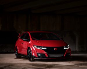 Превью обои honda fk2, honda, машина, красный, вид спереди, парковка, темный