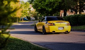 Превью обои honda s2000, honda, солнечный свет, желтый