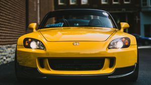 Превью обои honda s2000, желтый, вид спереди, фары