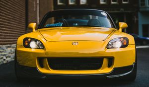 Превью обои honda s2000, желтый, вид спереди, фары