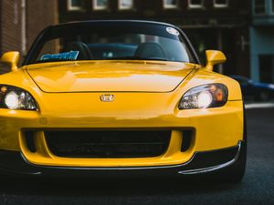 Превью обои honda s2000, желтый, вид спереди, фары