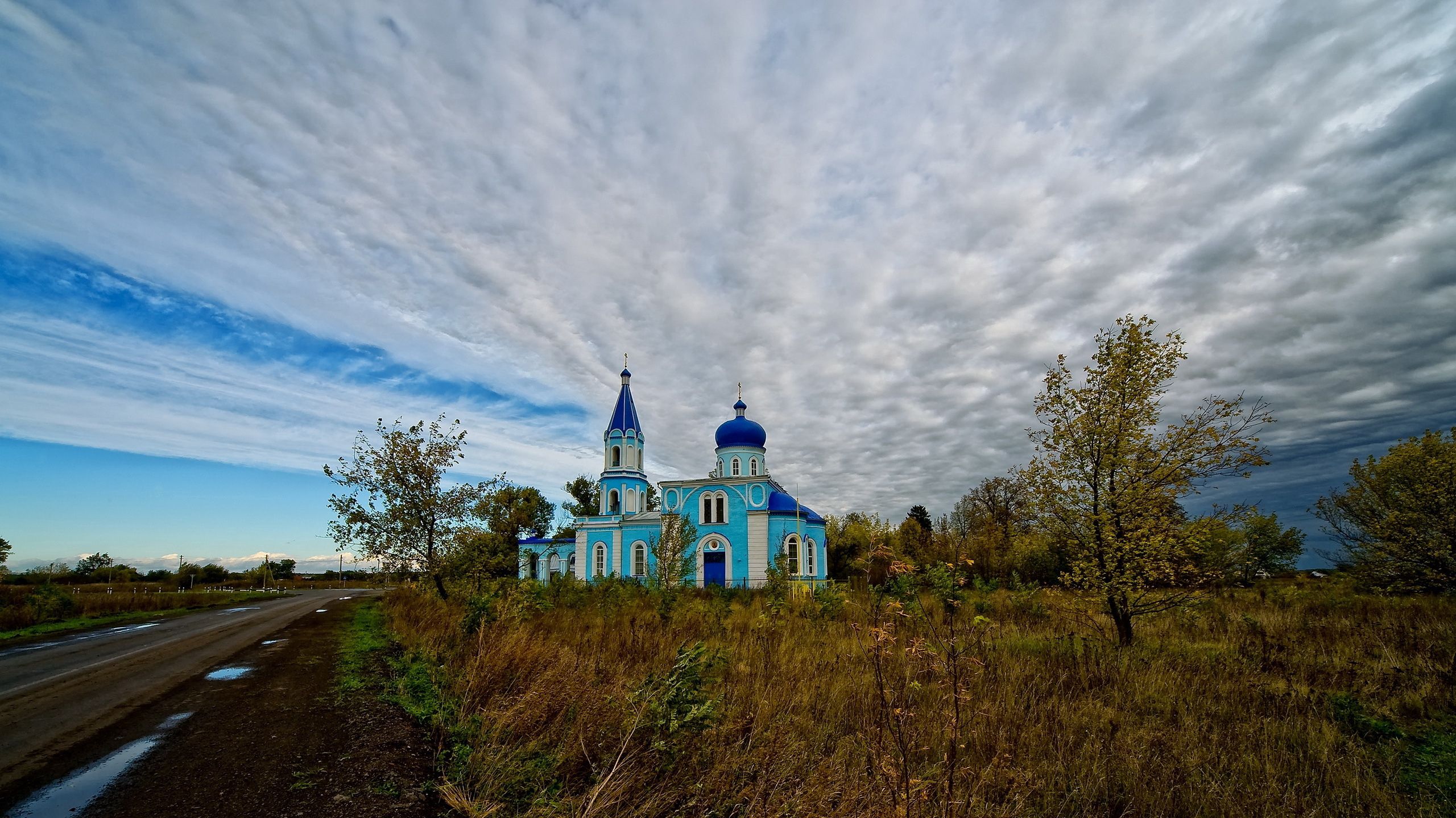 Вода светлый храм