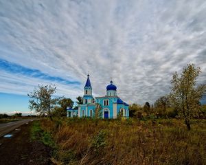 Превью обои храм, дорога, небо, тропинка