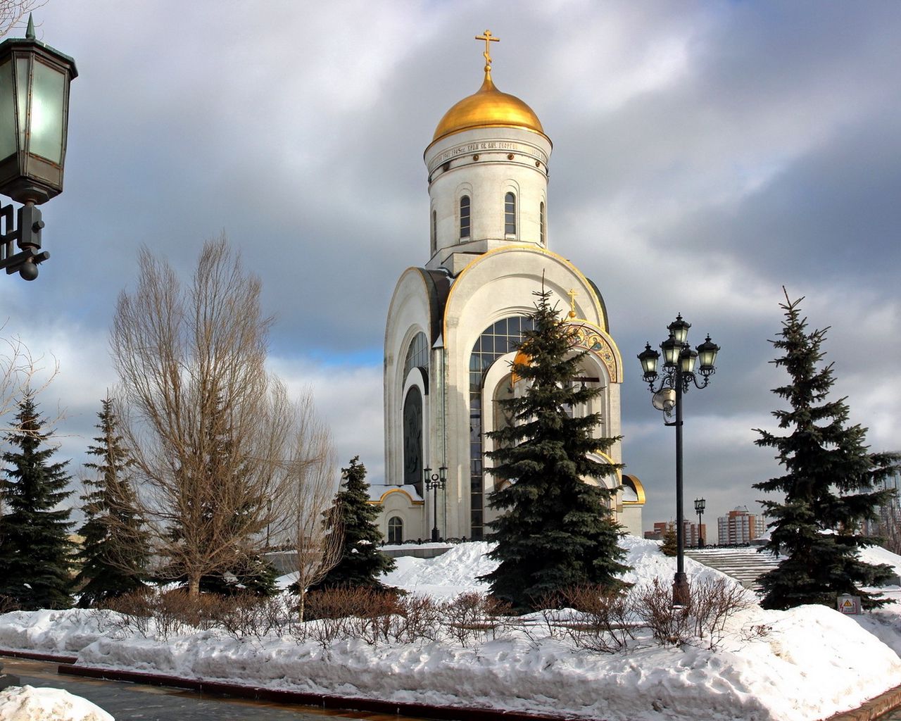 Храм Георгия Победоносца зимой