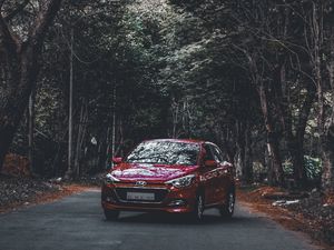 Превью обои hyundai i20, hyundai, лес, дорога