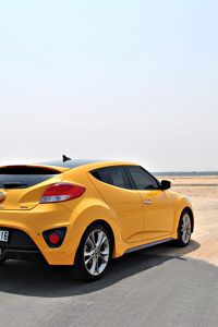 Превью обои hyundai veloster, желтый, вид сбоку, пустыня