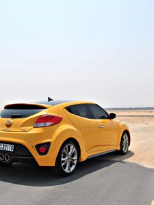 Превью обои hyundai veloster, желтый, вид сбоку, пустыня