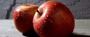 Превью обои яблоки, фрукты, капли, красные, тени