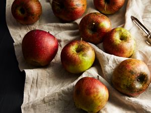 Превью обои яблоки, фрукты, урожай, спелый, красный
