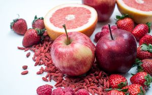 Превью обои яблоки, грейпфрут, малина, фрукты, ягоды