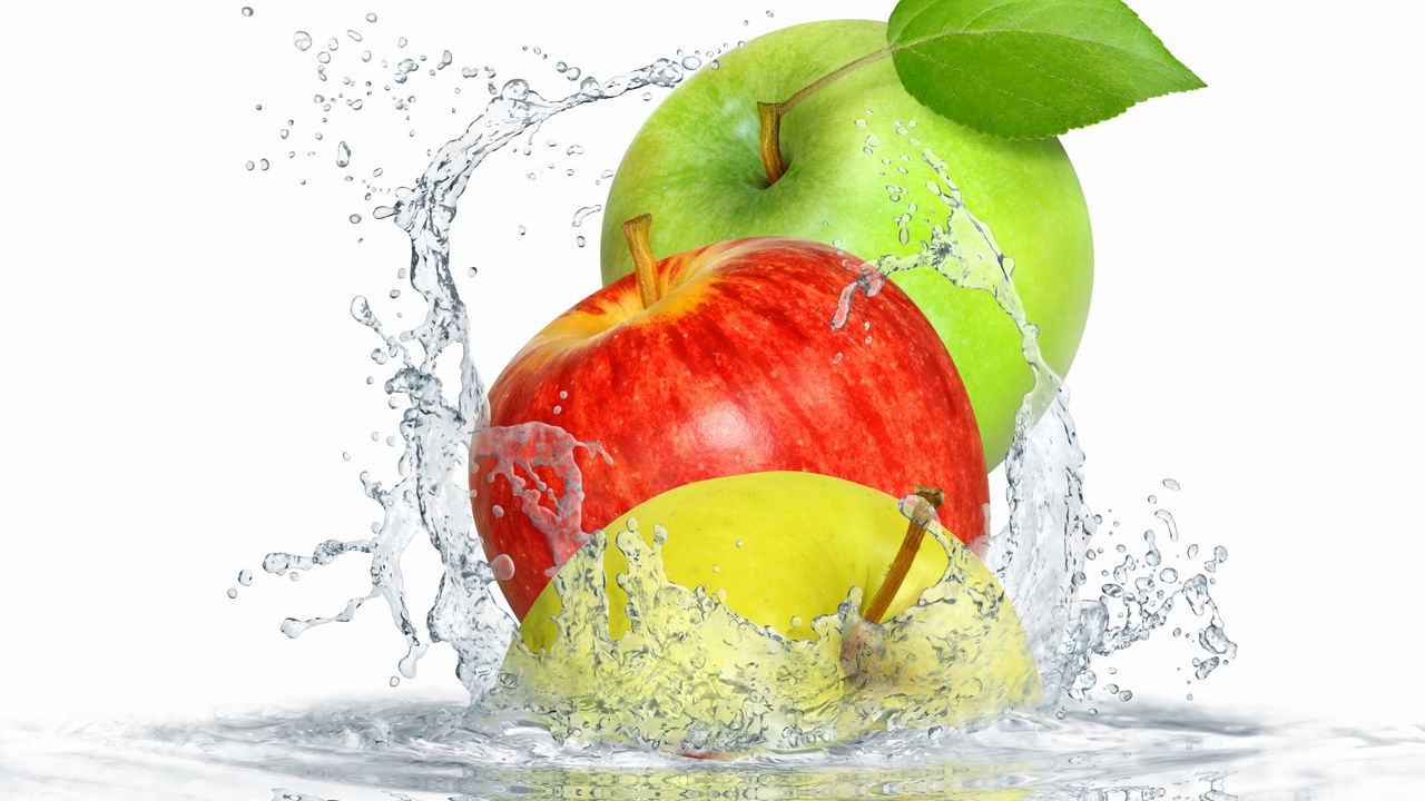 Обои яблоки, вода, брызги