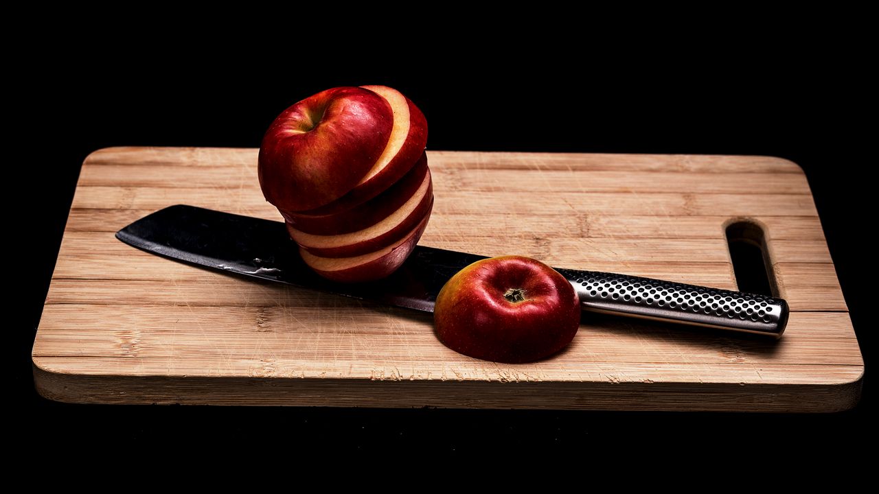 Обои яблоко, фрукт, дольки, нож