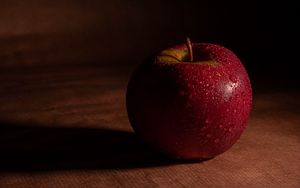Превью обои яблоко, фрукт, капли, мокрый