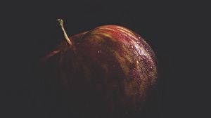 Превью обои яблоко, фрукт, капли, макро, темный