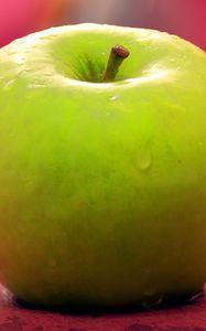 Превью обои яблоко, фрукт, капли, макро, зеленый