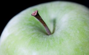 Превью обои яблоко, фрукт, зеленый, макро