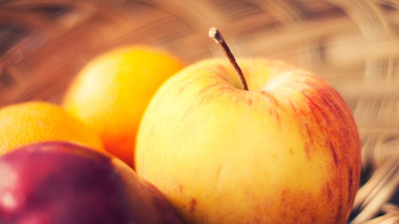 Обои яблоко, полоса, фрукт