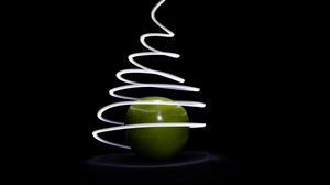 Превью обои яблоко, свет, линия, фризлайт, длинная выдержка, темный