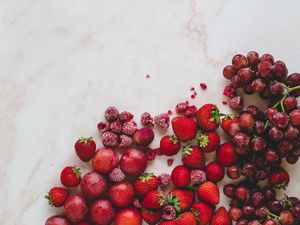 Превью обои ягоды, клубника, малина, виноград, вишня