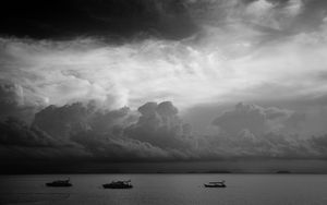 Превью обои яхты, море, облака, темный