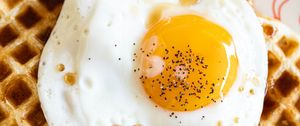 Превью обои яичница, яйцо, вафли, завтрак