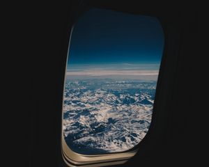 Превью обои иллюминатор, самолет, горы
