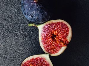 Превью обои инжир, фрукт, дольки, свежий
