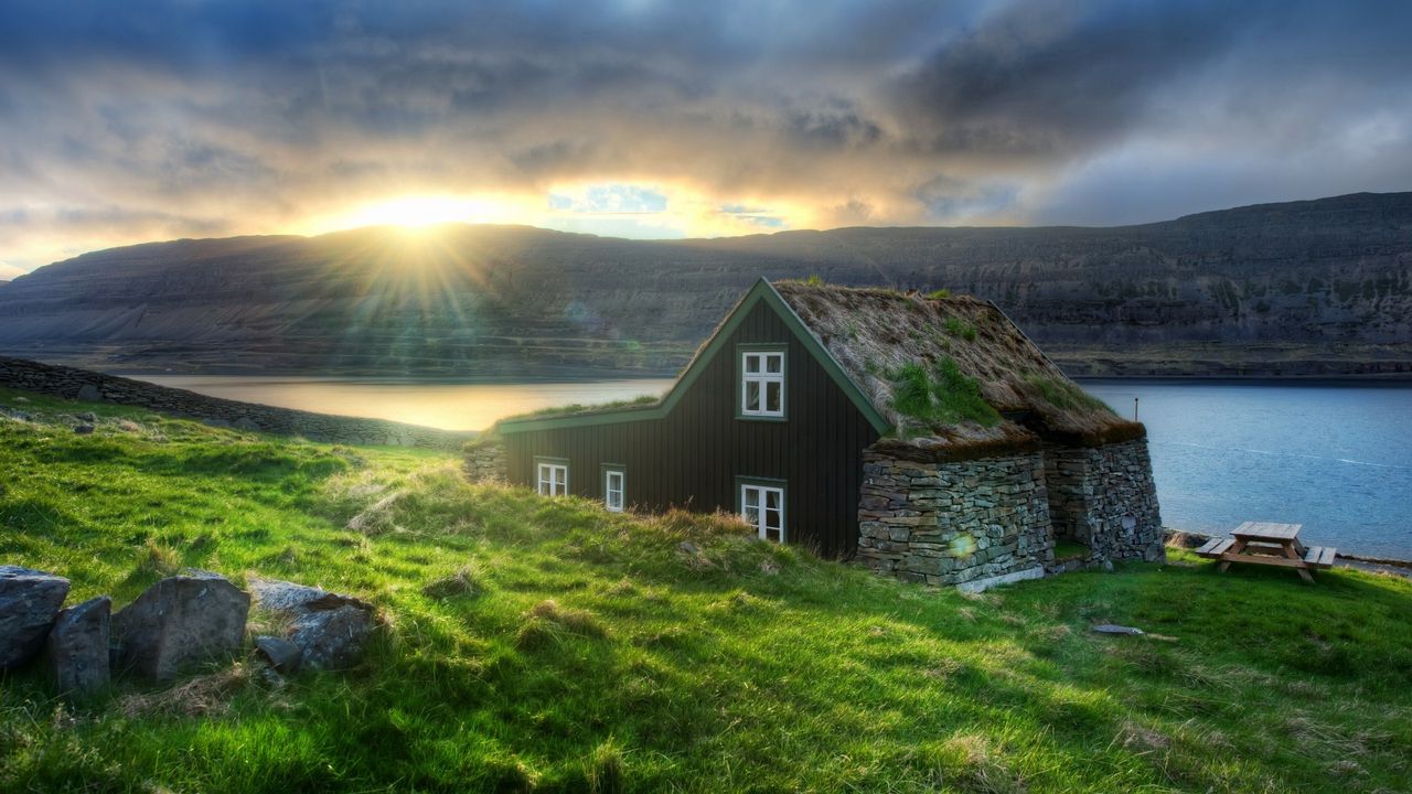 Обои исландия, дом, камни, закат, озеро, горы, отшельник