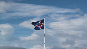 Превью обои исландия, флаг, небо, облака