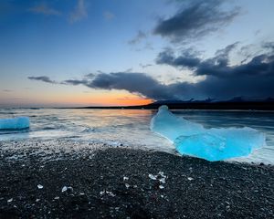 Превью обои исландия, jokulsarlon, пляж, лед, берег, небо