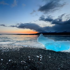 Превью обои исландия, jokulsarlon, пляж, лед, берег, небо