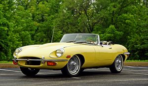 Превью обои jaguar, e-type, 1968, кабриолет, желтый