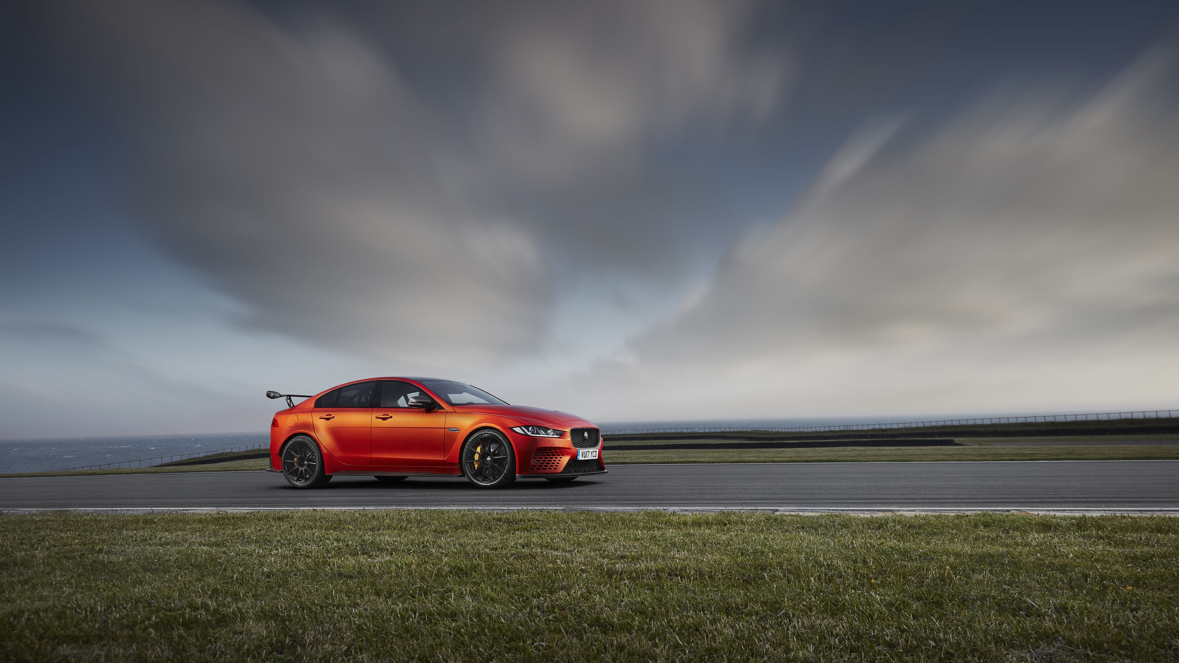 Jaguar xe SV Project 8 РѕР±РѕРё