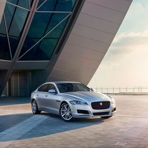 Превью обои jaguar, xf, prestige, серебристый, вид сбоку