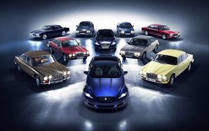 Превью обои jaguar xj, jaguar, автомобили, поколения, ретро