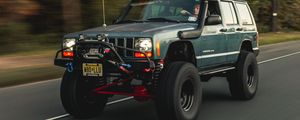 Превью обои jeep cherokee, jeep, автомобиль, внедорожник, дорога, скорость