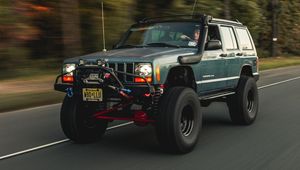 Превью обои jeep cherokee, jeep, автомобиль, внедорожник, дорога, скорость