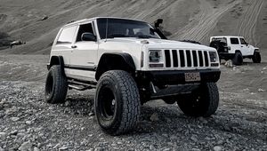 Превью обои jeep cherokee, jeep, внедорожник, автомобиль, белый