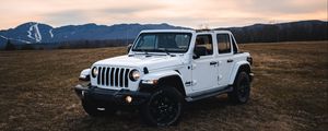 Превью обои jeep wrangler, jeep, автомобиль, фары, белый