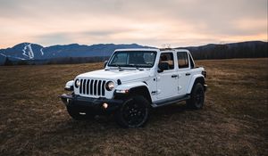 Превью обои jeep wrangler, jeep, автомобиль, фары, белый