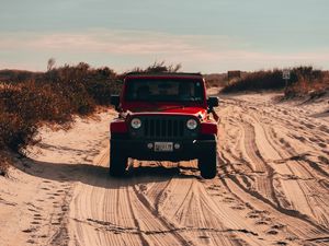 Превью обои jeep wrangler, jeep, автомобиль, внедорожник, красный, песок