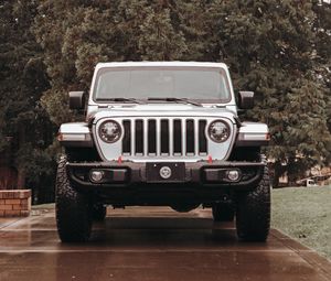 Превью обои jeep wrangler, jeep, автомобиль, внедорожник, серый, вид спереди