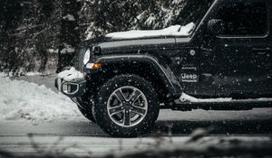 Превью обои jeep wrangler, jeep, автомобиль, внедорожник, черный, снег