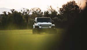 Превью обои jeep wrangler, jeep, машина, внедорожник, белый