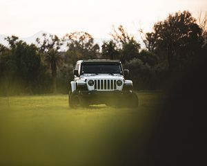 Превью обои jeep wrangler, jeep, машина, внедорожник, белый